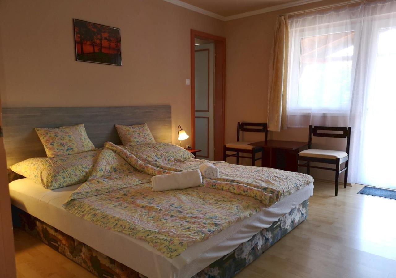 Vitorlas Apartmanhaz Siófok Exterior foto