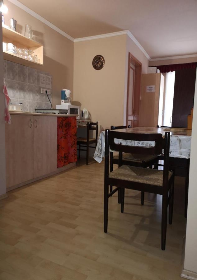 Vitorlas Apartmanhaz Siófok Exterior foto